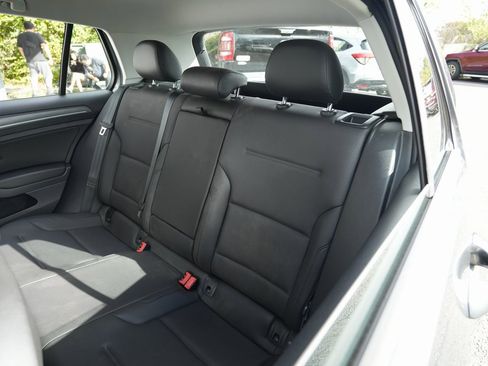 Used 2019 Volkswagen e-Golf SEL Premium image 22