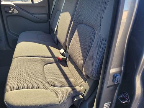 Used 2016 Nissan Frontier SV image 13