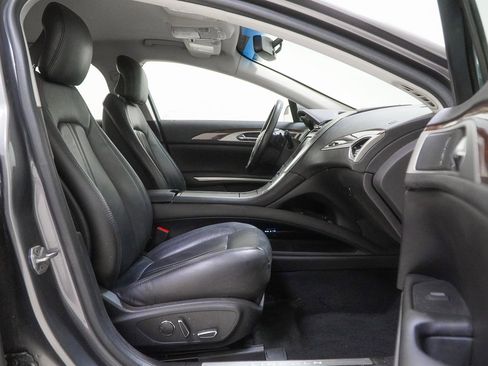 Used 2014 Lincoln MKZ image 37