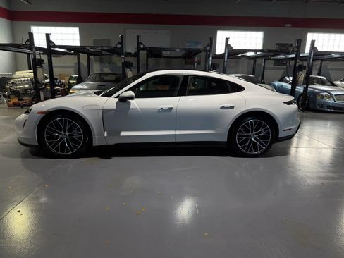 Used 2022 Porsche Taycan RWD image 37