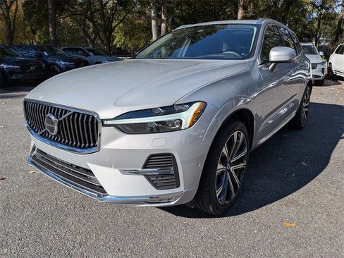 Certified 2023 Volvo XC60 B5 Ultimate w/ Climate Package image 8