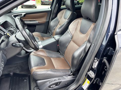 Used 2016 Volvo XC60 T5 Premier w/ Proximity Package image 19