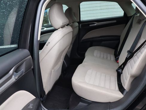 Used 2017 Ford Fusion S image 7