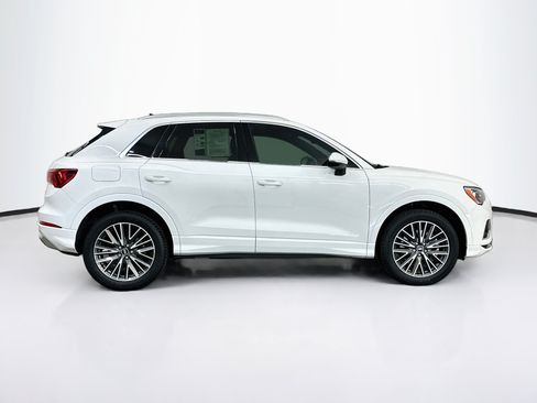 Used 2022 Audi Q3 2.0T Premium w/ Convenience Package AWD/4WD image 10