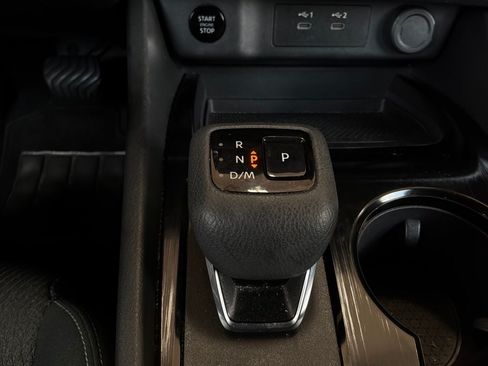 Used 2025 Nissan Rogue SV FWD image 24