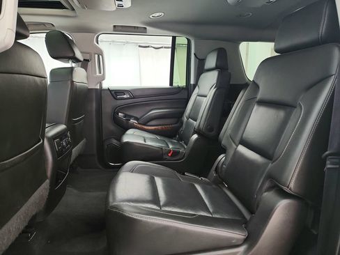 Used 2019 Chevrolet Suburban Premier AWD/4WD image 27