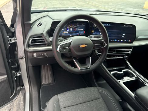 New 2026 Chevrolet Traverse LT w/ Sun and Wheel Package image 5