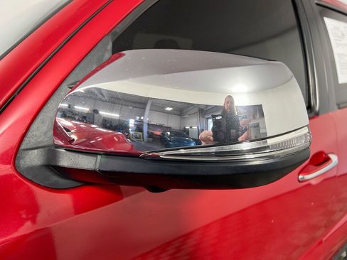 Used 2022 Toyota Tacoma Limited image 12