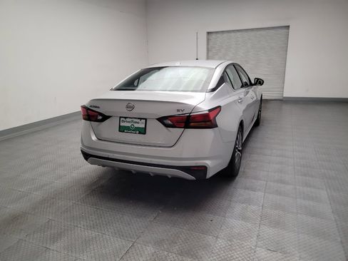 Used 2024 Nissan Altima 2.5 SV FWD image 7