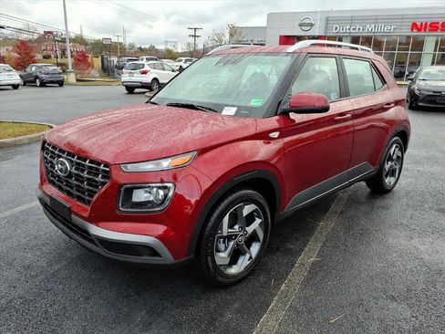 Used 2024 Hyundai Venue SEL image 10