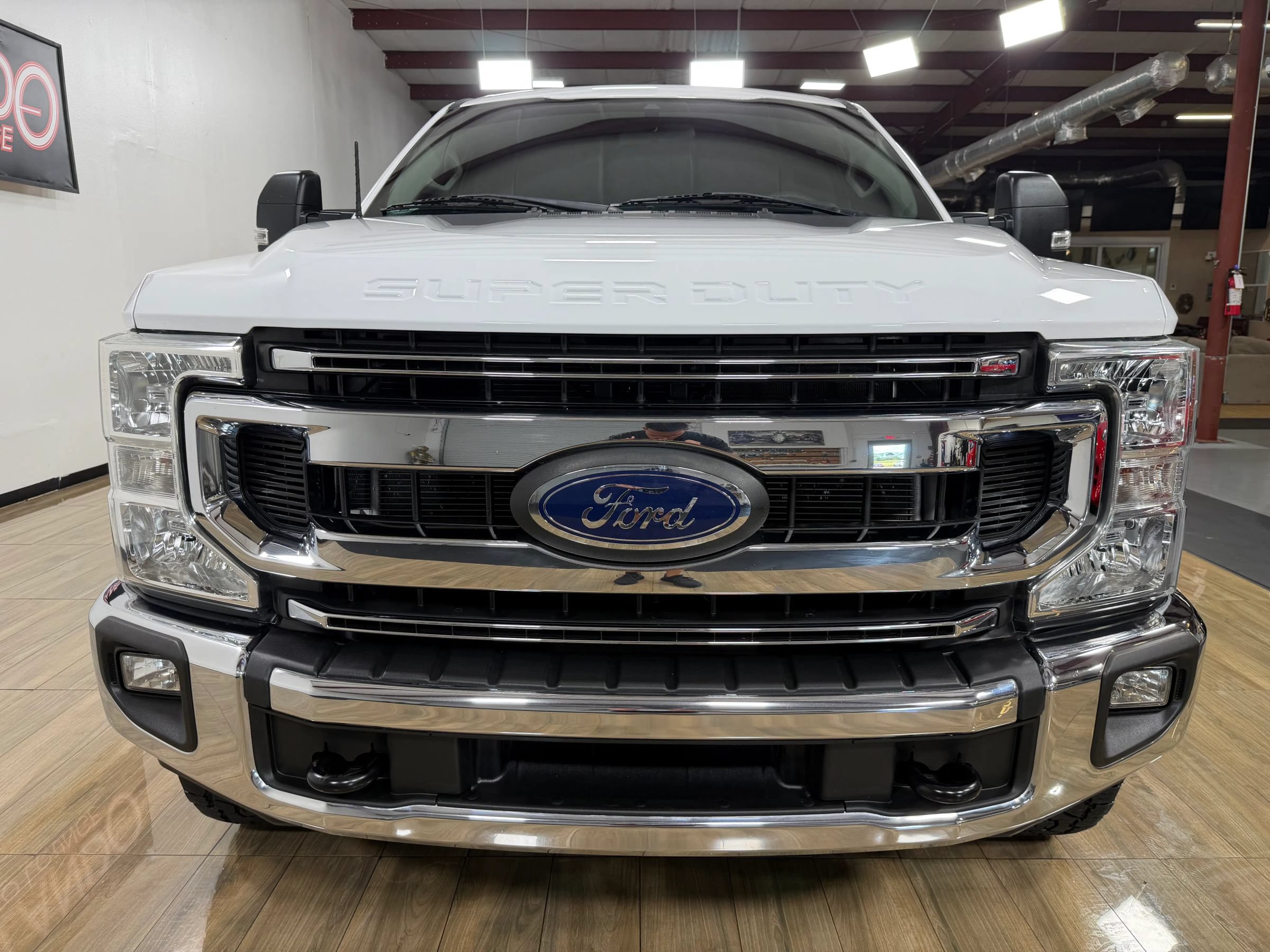 Used 2022 Ford F250 XLT w/ XLT Value Package AWD/4WD image 2