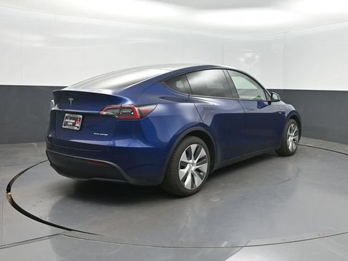 Used 2021 Tesla Model Y Long Range AWD/4WD image 21