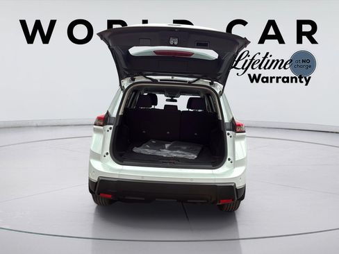 Used 2025 Nissan Rogue S FWD image 28