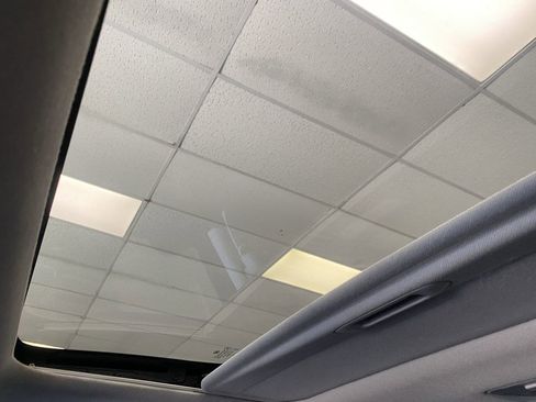 Used 2013 Hyundai Elantra SE image 18