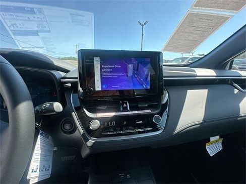 Used 2026 Toyota Corolla Cross SE image 27