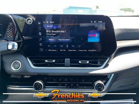 Used 2025 Chevrolet Equinox LT AWD/4WD image 16