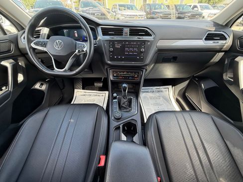 Used 2022 Volkswagen Tiguan SE AWD/4WD image 12