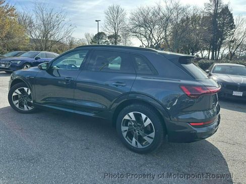 Used 2021 Audi e-tron Premium w/ Convenience Plus Package image 8