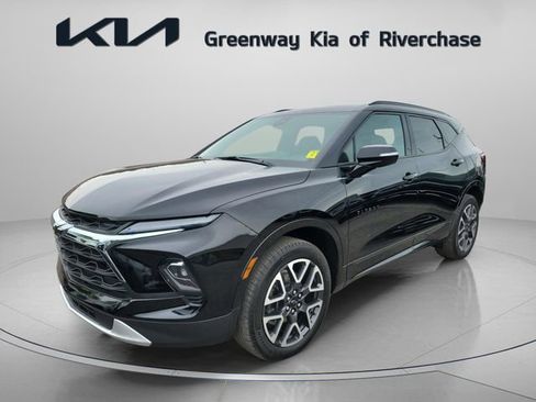 Used 2025 Chevrolet Blazer RS FWD image 3