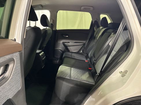 Used 2023 Nissan Rogue SV AWD/4WD image 5