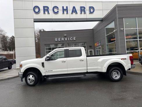 Certified 2022 Ford F350 Lariat w/ Chrome Package image 2