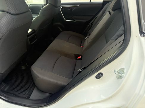 Used 2019 Toyota RAV4 LE image 13