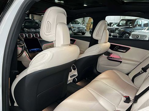 Used 2023 Mercedes-Benz C 300 4MATIC Sedan image 19