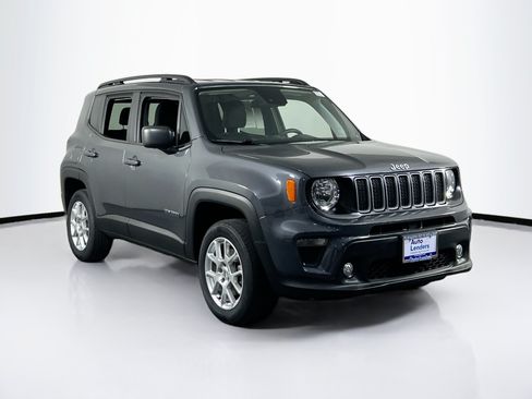 Used 2022 Jeep Renegade Latitude AWD/4WD image 3