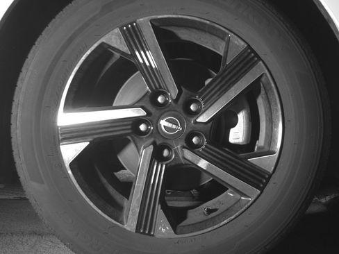 Used 2025 Nissan Sentra SV FWD image 13