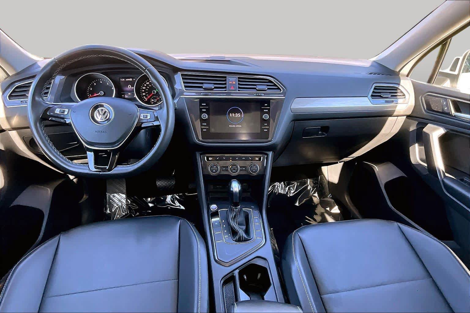 Used 2021 Volkswagen Tiguan SE w/ Panoramic Sunroof Package FWD image 16