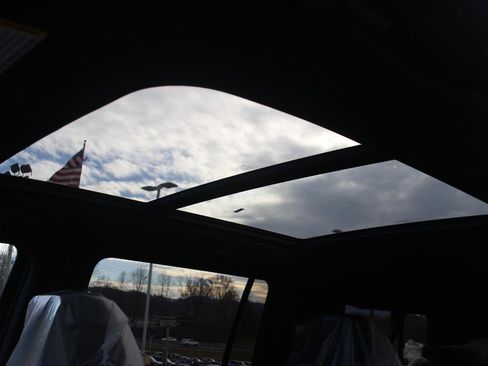 New 2026 GMC Yukon XL Denali image 16