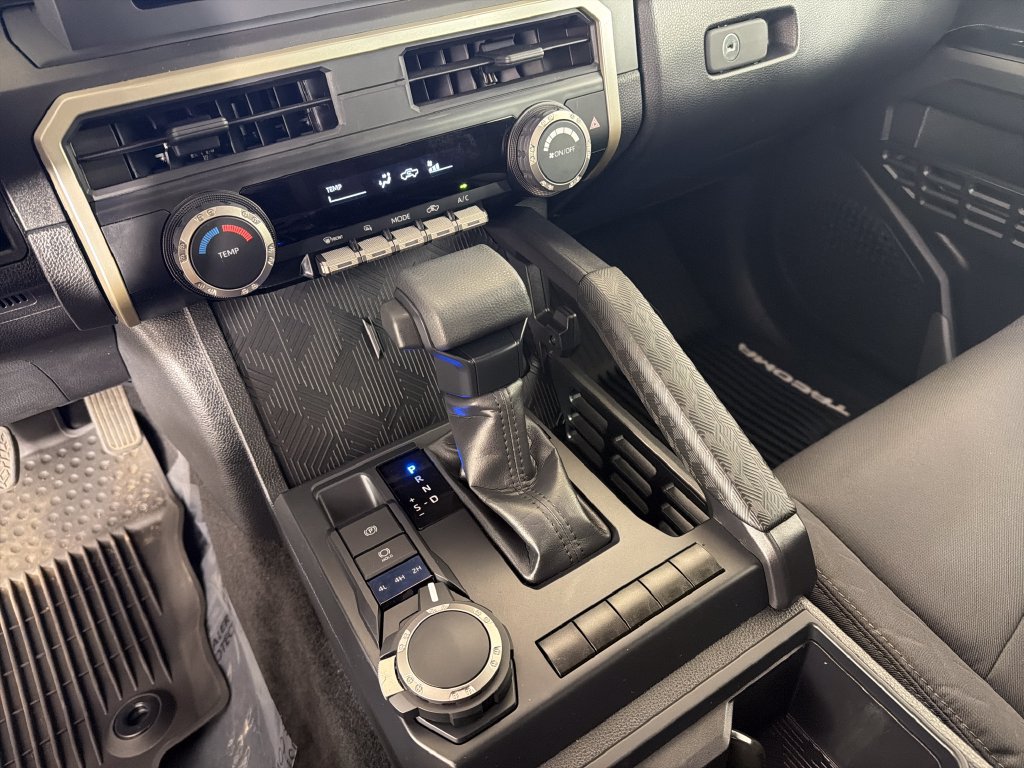 Used 2024 Toyota Tacoma SR AWD/4WD image 15
