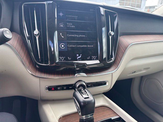 Used 2021 Volvo XC60 T6 Momentum w/ Premium Package AWD/4WD image 8