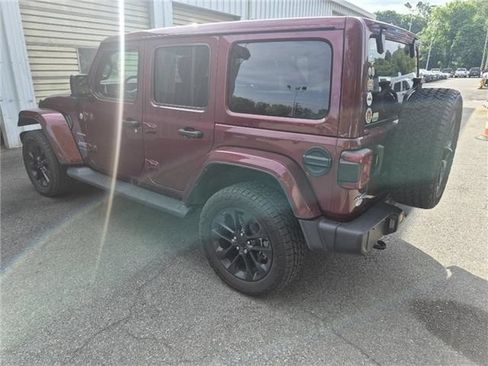 Used 2021 Jeep Wrangler Unlimited Sahara w/ Cold Weather Group AWD/4WD image 32