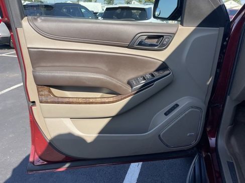 Used 2019 Chevrolet Tahoe LT w/ Luxury Package image 12