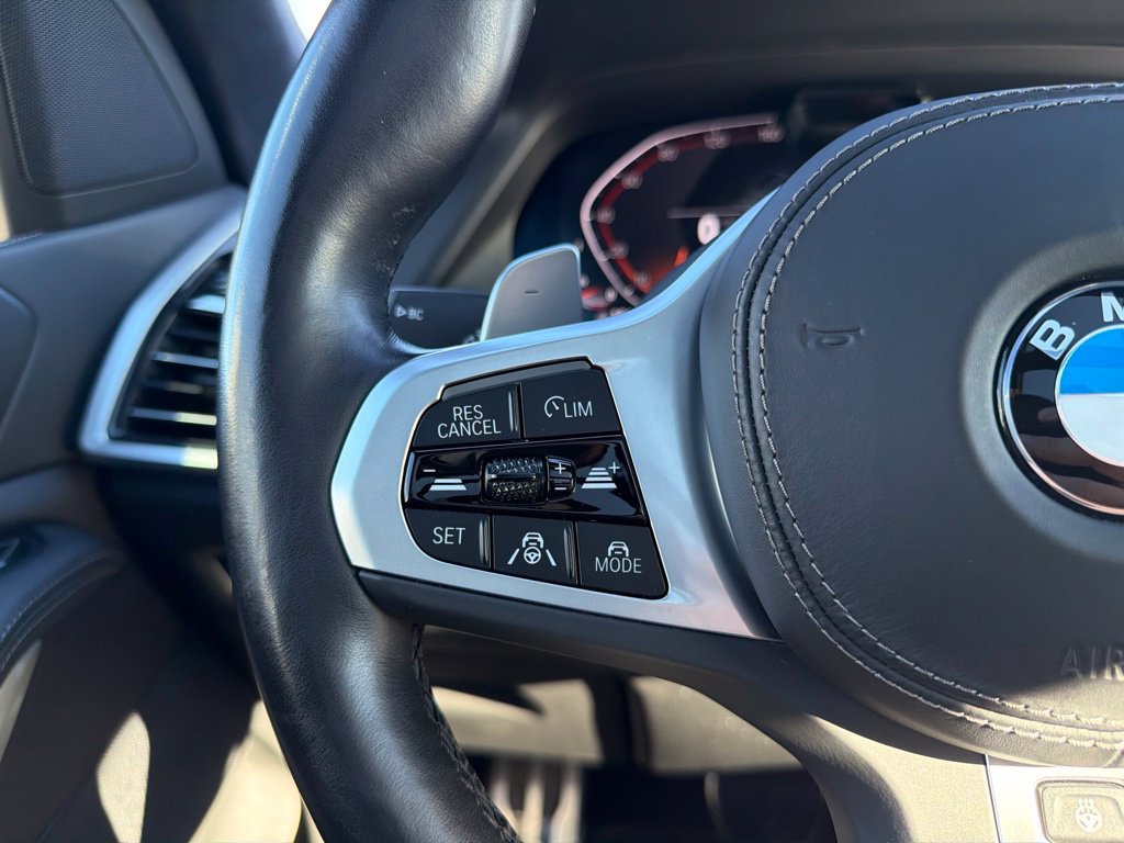 Used 2022 BMW X7 xDrive40i w/ M Sport Package AWD/4WD image 26