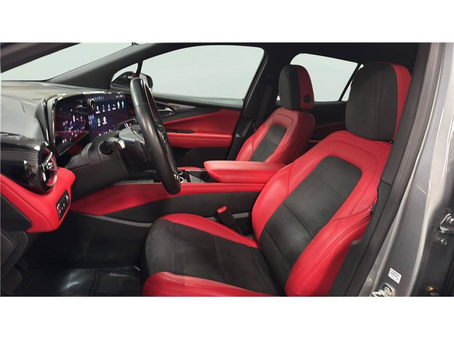 Used 2024 Chevrolet Blazer EV RS AWD/4WD image 17