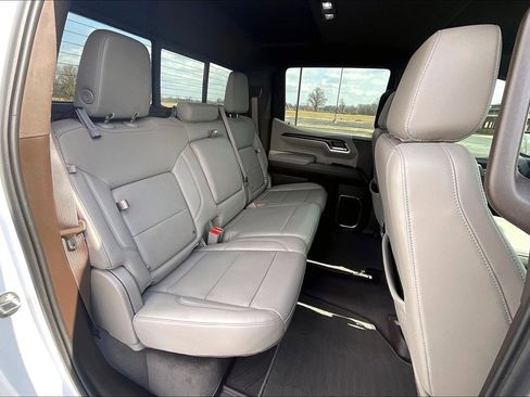 Used 2024 GMC Sierra 1500 SLT w/ SLT Premium Plus Package AWD/4WD image 16