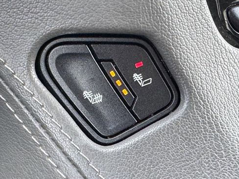 Used 2019 Chevrolet Suburban LT AWD/4WD image 22