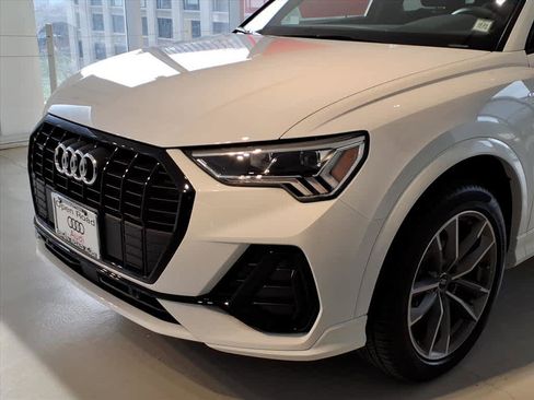 Used 2025 Audi Q3 2.0T Premium w/ Convenience Package image 7