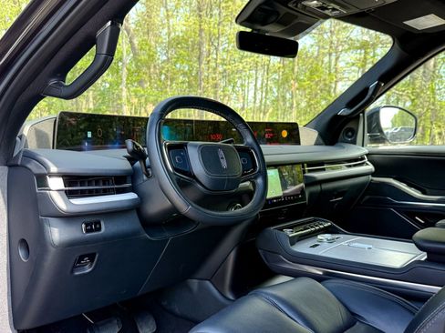 Used 2025 Lincoln Navigator Reserve w/ Jet Appearance Package AWD/4WD image 16