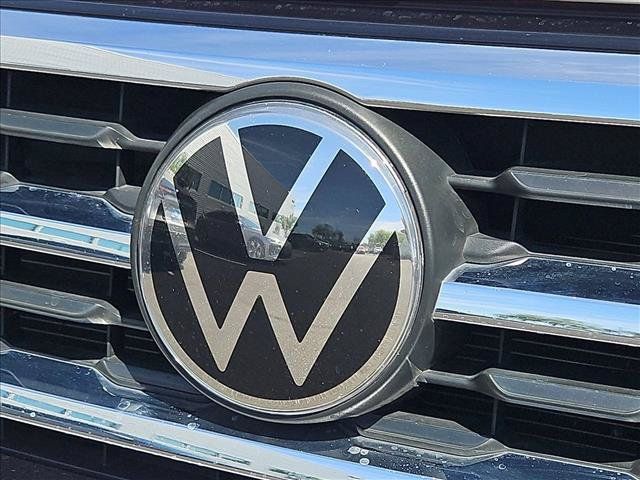 Used 2021 Volkswagen Atlas Cross Sport SE w/ Panoramic Sunroof Package FWD image 30