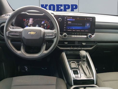 Used 2025 Chevrolet Colorado W/T image 12