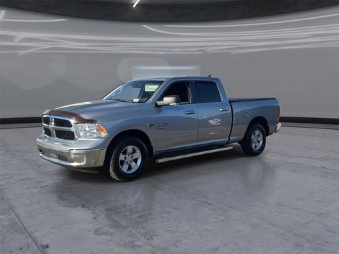 Used 2020 RAM 1500 Classic SLT w/ Luxury Group image 3