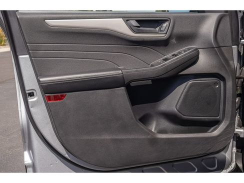 Used 2022 Ford Escape SE FWD image 18