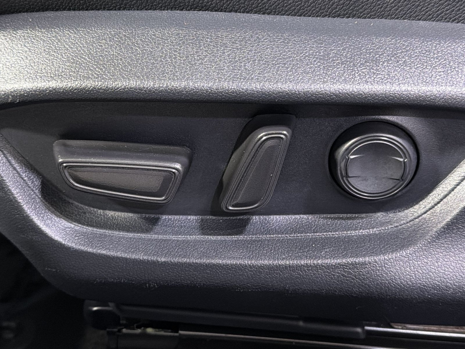 Used 2025 Toyota Camry SE FWD image 26