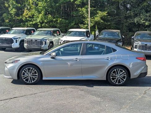 Used 2026 Toyota Camry XLE FWD image 4