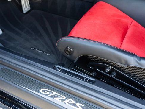 Used 2018 Porsche 911 GT2 RS RWD image 29