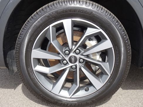 Certified 2023 Audi Q5 2.0T Premium Plus w/ Premium Plus Package AWD/4WD image 19