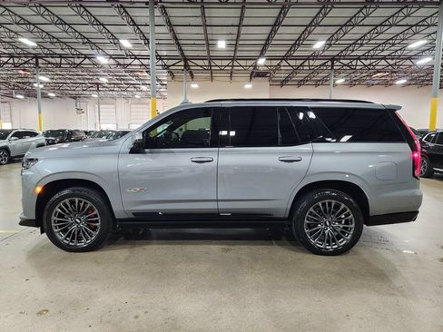 Used 2023 Cadillac Escalade V AWD/4WD image 7